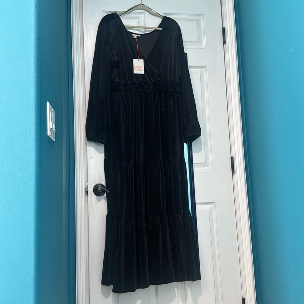 Knox Rose velvet dress